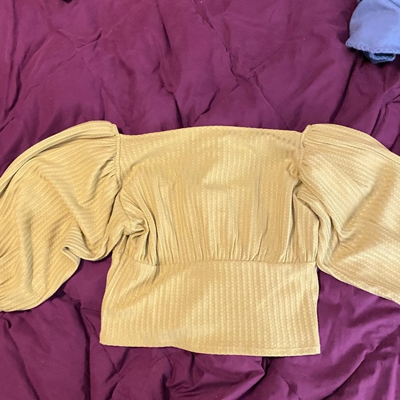 Backyard Roses Top - Picture 3 of 4